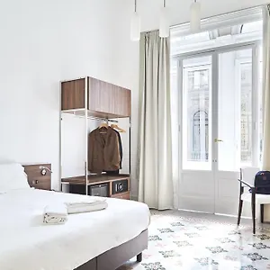 3* לינה וארוחת בוקר Maison Toledo 210